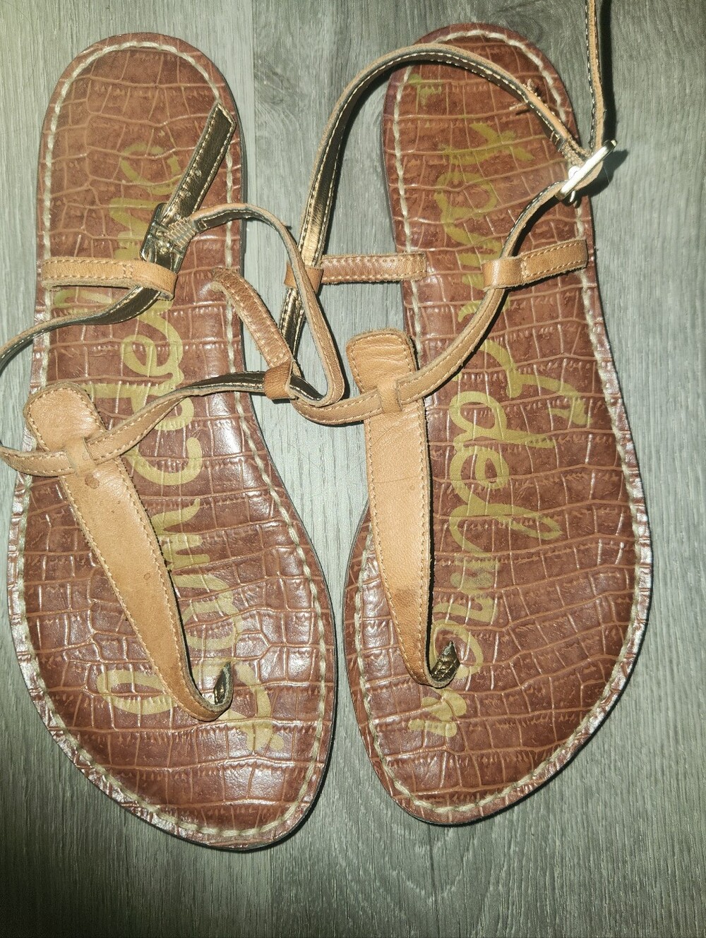 Sam Edelman Gigi flat sandals in a brown croc-embossed leather Size 9W